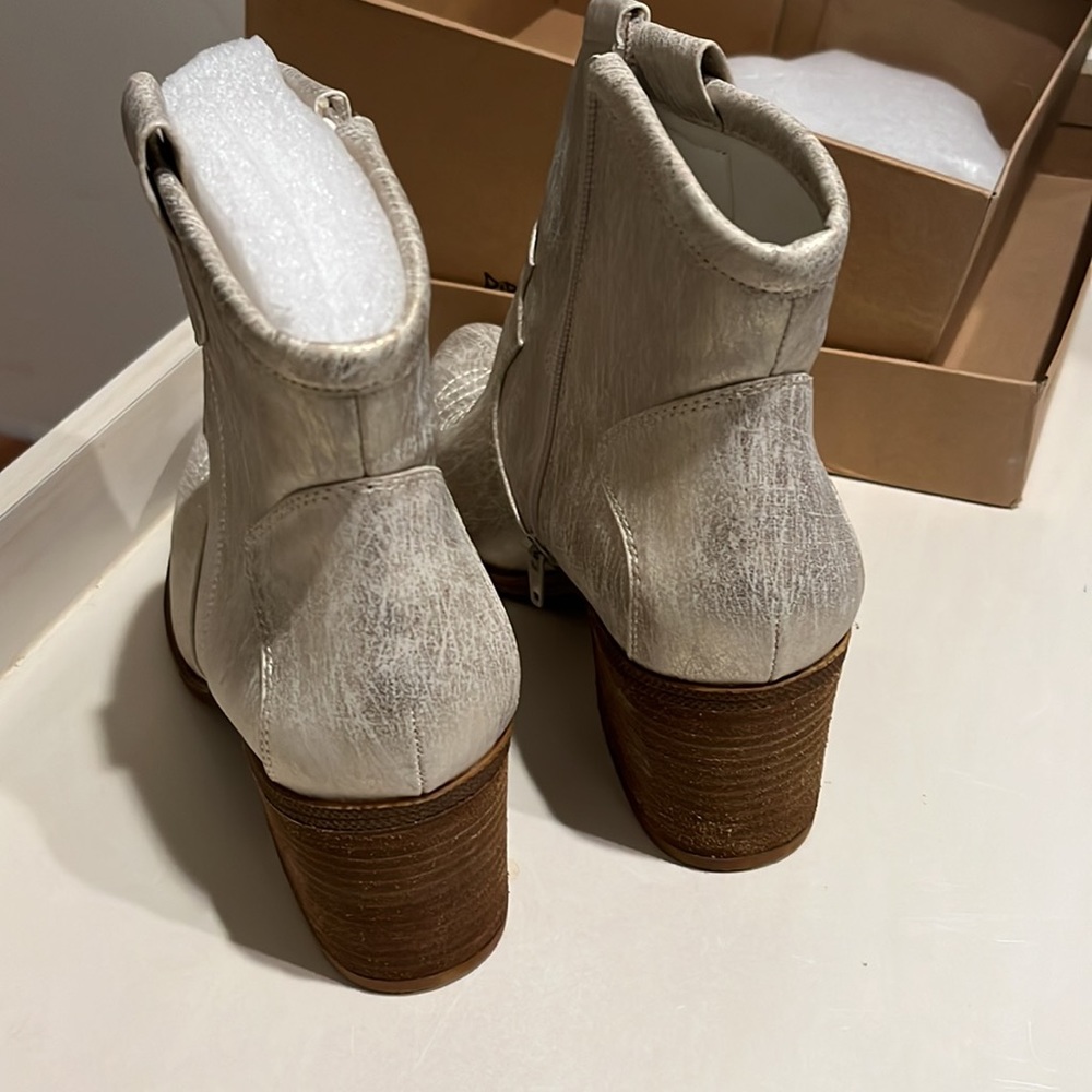 Dirty Laundry Unite Metallic Boot 10 NIB - Picture 6 of 9